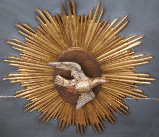 Taube über dem Zautendorfer Altar als Symbol des Heiligen Geistes
